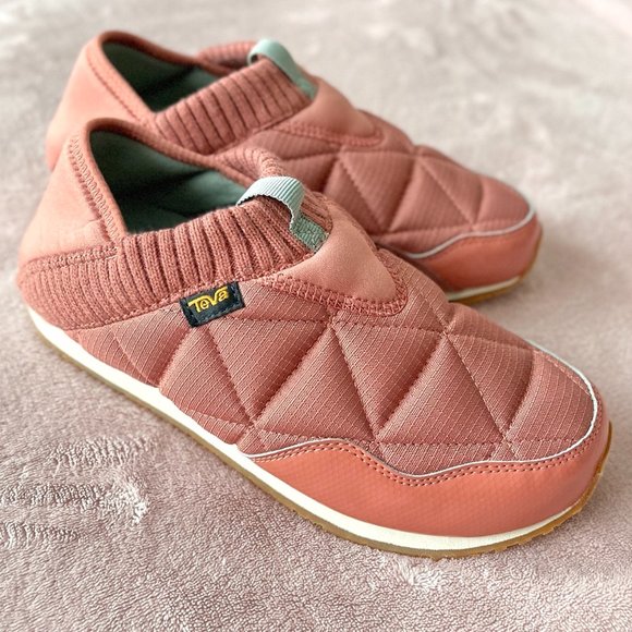 BNWOT Teva Women's Reember Moccasin Old Rose Slip On Sneakers US7 - Picture 1 of 9
